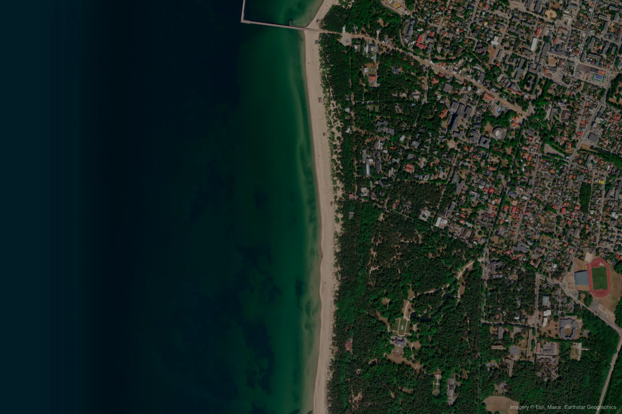 Viešbučio „Prie Parko“ vieta Palangoje — tarp Birutės parko ir Baltijos jūros